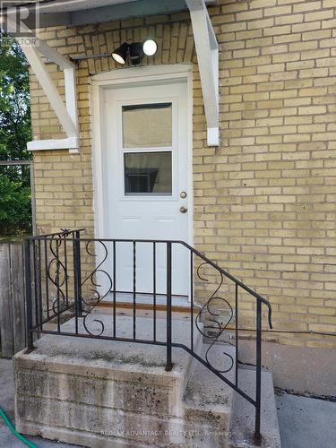 Separate entrance - 33 St Patrick Street, London North (North N), ON - Outdoor With Exterior