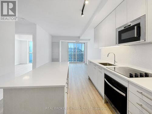 2705 - 286 Main Street, Toronto, ON - Indoor Photo Showing Kitchen With Upgraded Kitchen