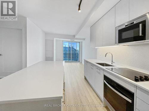 2705 - 286 Main Street, Toronto, ON - Indoor Photo Showing Kitchen With Upgraded Kitchen