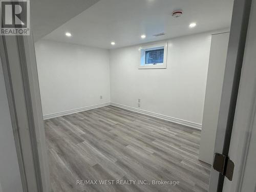 132 Meadowbank Road, Toronto, ON - Indoor