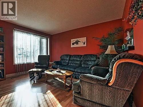 148 & 150 Dawson Drive, Faro, YT 