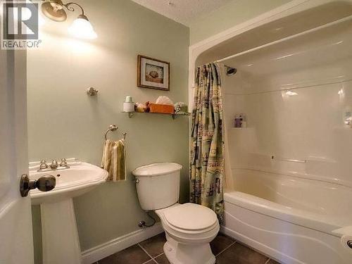 148 & 150 Dawson Drive, Faro, YT 