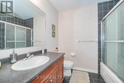 60 Deans Drive, Toronto, ON - Indoor Photo Showing Bathroom