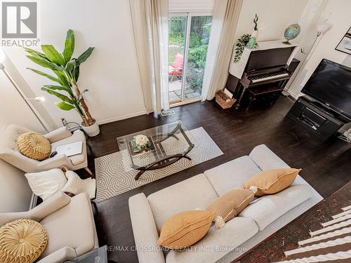 58 - 120 Beverly Glen Boulevard, Toronto, ON - Indoor