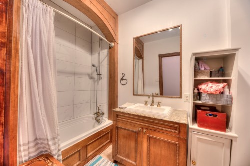 Salle de bains - 377  - 381 Av. Clarke, Westmount, QC - Indoor Photo Showing Bathroom