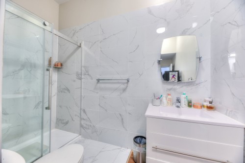 Salle de bains - 377  - 381 Av. Clarke, Westmount, QC - Indoor Photo Showing Bathroom