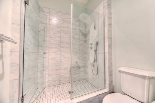 Salle de bains - 377  - 381 Av. Clarke, Westmount, QC - Indoor Photo Showing Bathroom