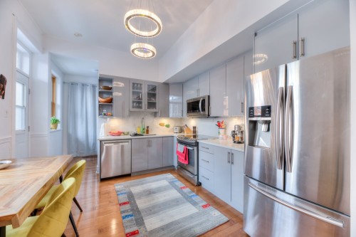Cuisine - 377  - 381 Av. Clarke, Westmount, QC - Indoor Photo Showing Kitchen With Upgraded Kitchen