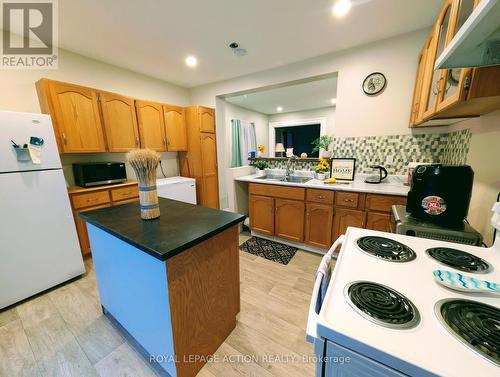Kitchen - 153 Brock Street, Brantford, ON - Indoor Photo Showing Kitchen With Double Sink