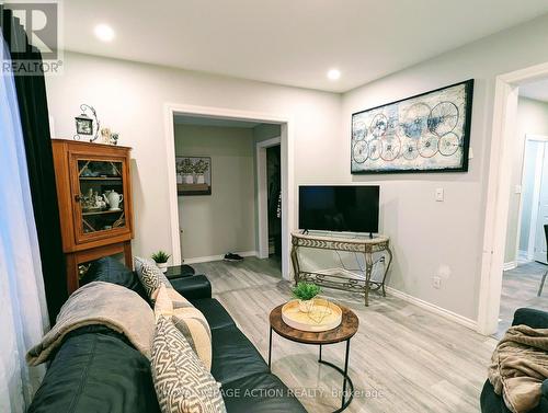Living room - 153 Brock Street, Brantford, ON - Indoor Photo Showing Living Room