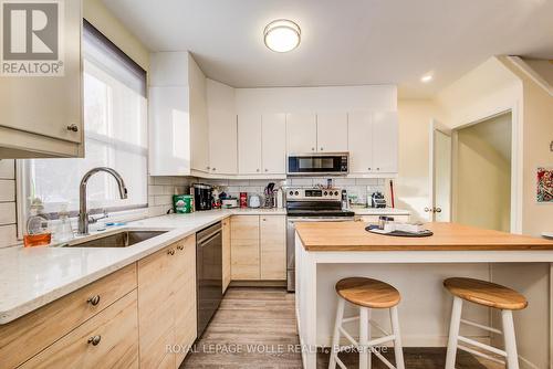 284 Westcourt Place, Waterloo, ON - Indoor Photo Showing Kitchen