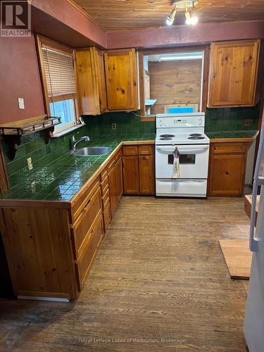 3 Anson Street, Minden Hills (Lutterworth), ON - Indoor Photo Showing Kitchen