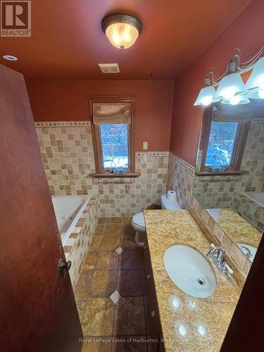 3 Anson Street, Minden Hills (Lutterworth), ON - Indoor Photo Showing Bathroom