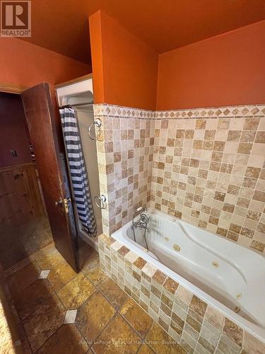 3 Anson Street, Minden Hills (Lutterworth), ON - Indoor Photo Showing Bathroom