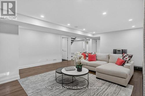 1188 Fair Birch Drive, Mississauga, ON - Indoor Photo Showing Living Room