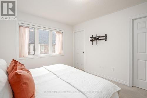 3966 Koenig Road, Burlington (Alton), ON - Indoor Photo Showing Bedroom