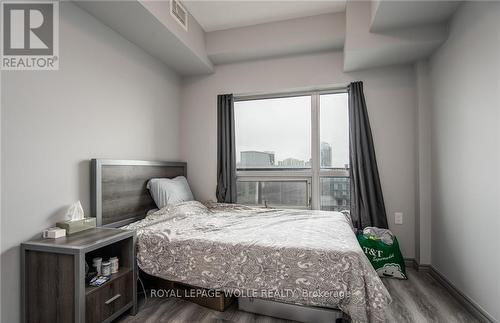 609F - 275 Larch Street, Waterloo, ON - Indoor Photo Showing Bedroom