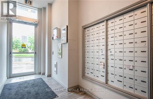 609F - 275 Larch Street, Waterloo, ON - Indoor Photo Showing Other Room