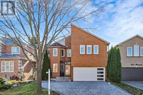 236 THORNWAY AVENUE  Vaughan, ON L4J 7X8