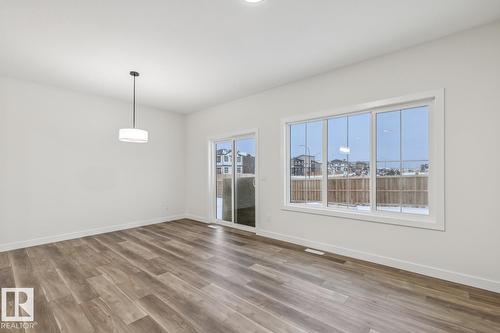 309 26 St Sw, Edmonton, AB - Indoor Photo Showing Other Room