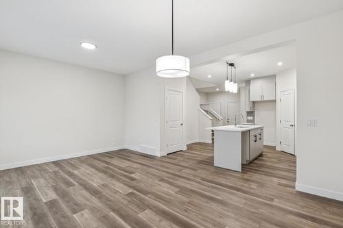 309 26 St Sw, Edmonton, AB - Indoor Photo Showing Kitchen