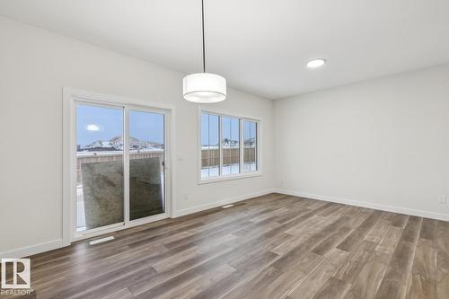 309 26 St Sw, Edmonton, AB - Indoor Photo Showing Other Room