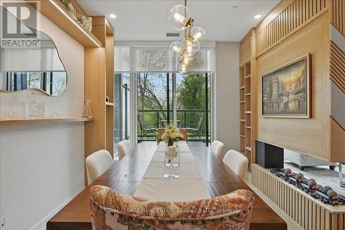 An Ideal Setting for Elegant Dinner Parties - 108 - 2489 Taunton Road, Oakville, ON - Indoor Photo Showing Dining Room