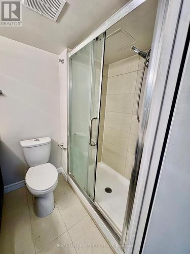 1010 - 10 Stonehill Court, Toronto, ON - Indoor Photo Showing Bathroom