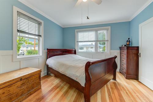 280 Mugford Road, Kelowna, BC - Indoor Photo Showing Bedroom
