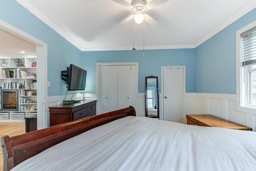 280 Mugford Road, Kelowna, BC - Indoor Photo Showing Bedroom
