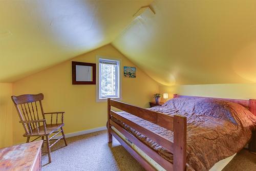 280 Mugford Road, Kelowna, BC - Indoor Photo Showing Bedroom