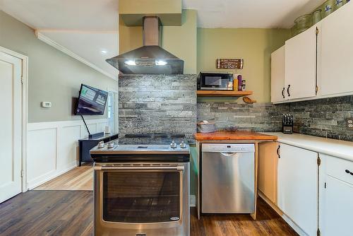 280 Mugford Road, Kelowna, BC - Indoor Photo Showing Kitchen
