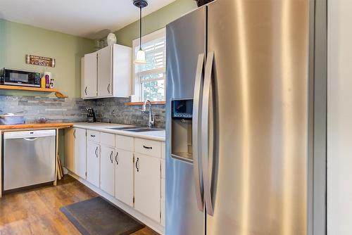 280 Mugford Road, Kelowna, BC - Indoor Photo Showing Kitchen