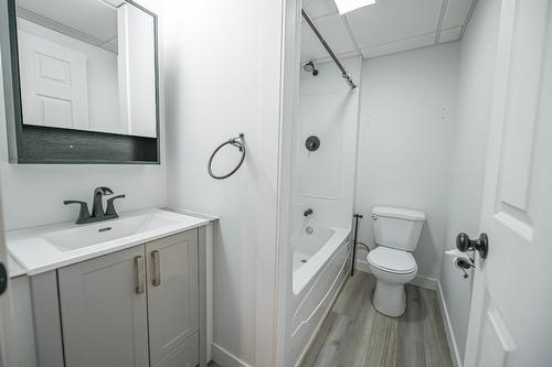 4866 Emerald Avenue, Canal Flats, BC - Indoor Photo Showing Bathroom