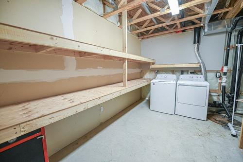 4866 Emerald Avenue, Canal Flats, BC - Indoor Photo Showing Laundry Room