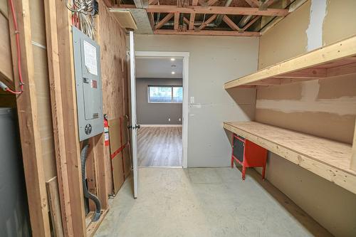 4866 Emerald Avenue, Canal Flats, BC - Indoor