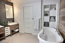 Salle de bains attenante à la CCP - 