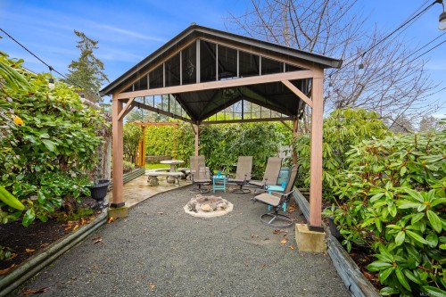 4675 Montrose Dr, Courtenay, BC 