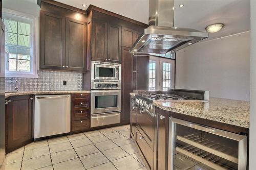 Kitchen - 10 Rue De La Pointe-Aux-Bleuets, Fossambault-Sur-Le-Lac, QC - Indoor Photo Showing Kitchen With Upgraded Kitchen