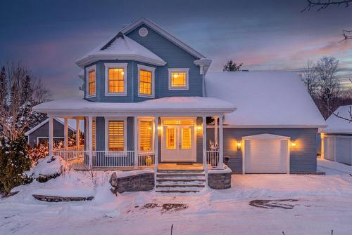 Frontage - 10 Rue De La Pointe-Aux-Bleuets, Fossambault-Sur-Le-Lac, QC - Outdoor With Deck Patio Veranda