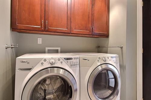 Powder room - 10 Rue De La Pointe-Aux-Bleuets, Fossambault-Sur-Le-Lac, QC - Indoor Photo Showing Laundry Room