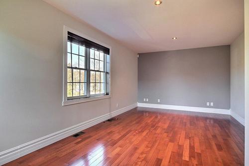 Bedroom - 10 Rue De La Pointe-Aux-Bleuets, Fossambault-Sur-Le-Lac, QC - Indoor Photo Showing Other Room