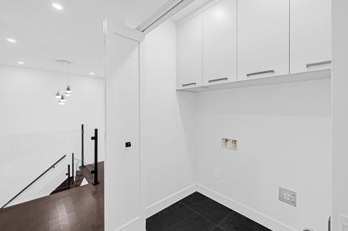 Laundry room - 539 Church Street, Beaconsfield, QC - Indoor Photo Showing Other Room