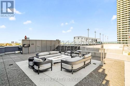 1708 - 1000 Portage Parkway, Vaughan, ON - Outdoor