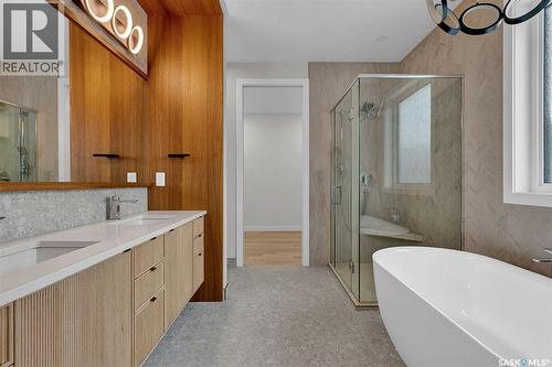 8267 Wascana Gardens Point, Regina, SK - Indoor Photo Showing Bathroom