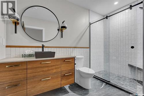 8267 Wascana Gardens Point, Regina, SK - Indoor Photo Showing Bathroom