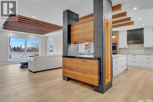 8267 Wascana Gardens Point, Regina, SK - Indoor