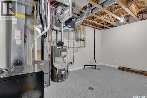 8267 Wascana Gardens Point, Regina, SK - Outdoor