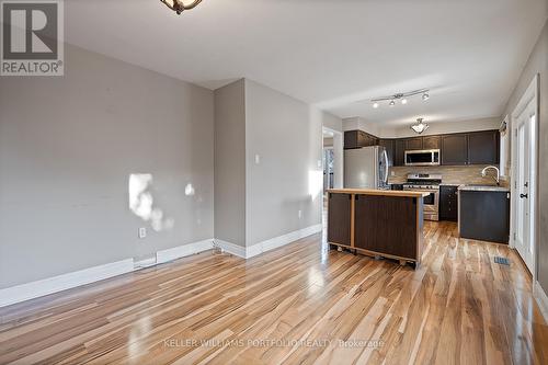 2340 Joshua Drive, Burlington, ON - Indoor Photo Showing Kitchen