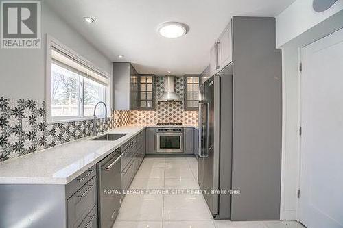 Main Floor - 12 Gondola Crescent, Brampton, ON - Indoor Photo Showing Kitchen With Upgraded Kitchen